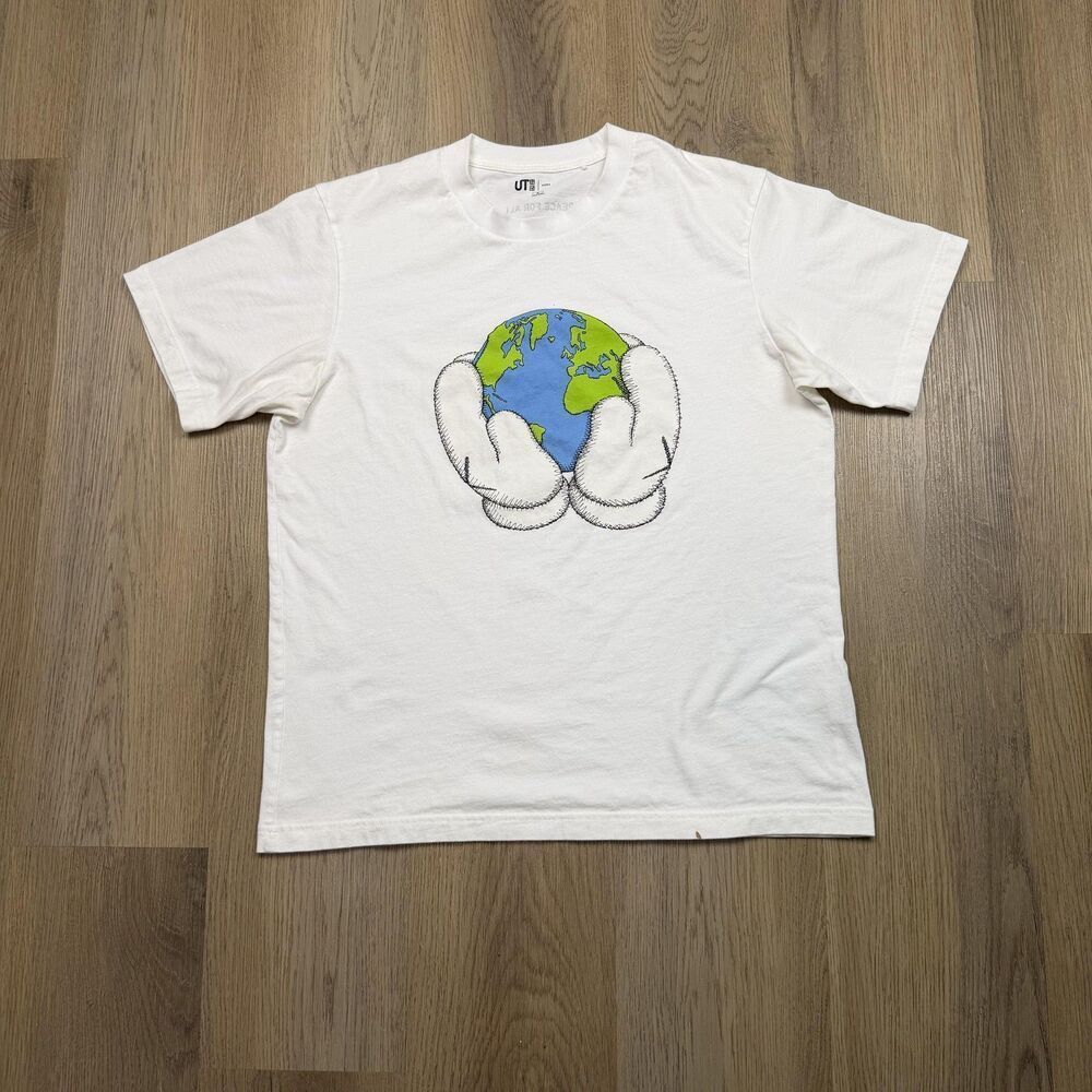 Uniqlo KAWS Shirt Mens Medium White Peace For All Globe Graphic Tee